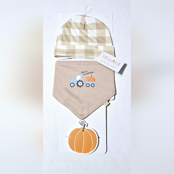 Zoey and Miles "Hello Pumpkin " 3 piece set hat, bib, and teether 0-12 Months - Picture 1 of 6
